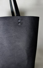 Load image into Gallery viewer, Minimalist Tote