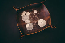 Load image into Gallery viewer, Maine Valet